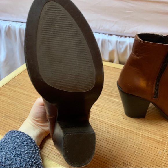 BOEMOS Tan Leather Ankle Boots - Picture 11 of 12